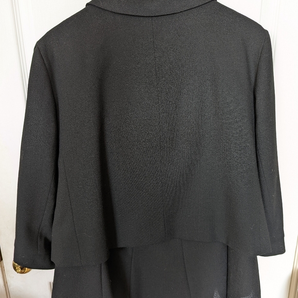 Stefi Lara skirt suit - Picture 3 of 6